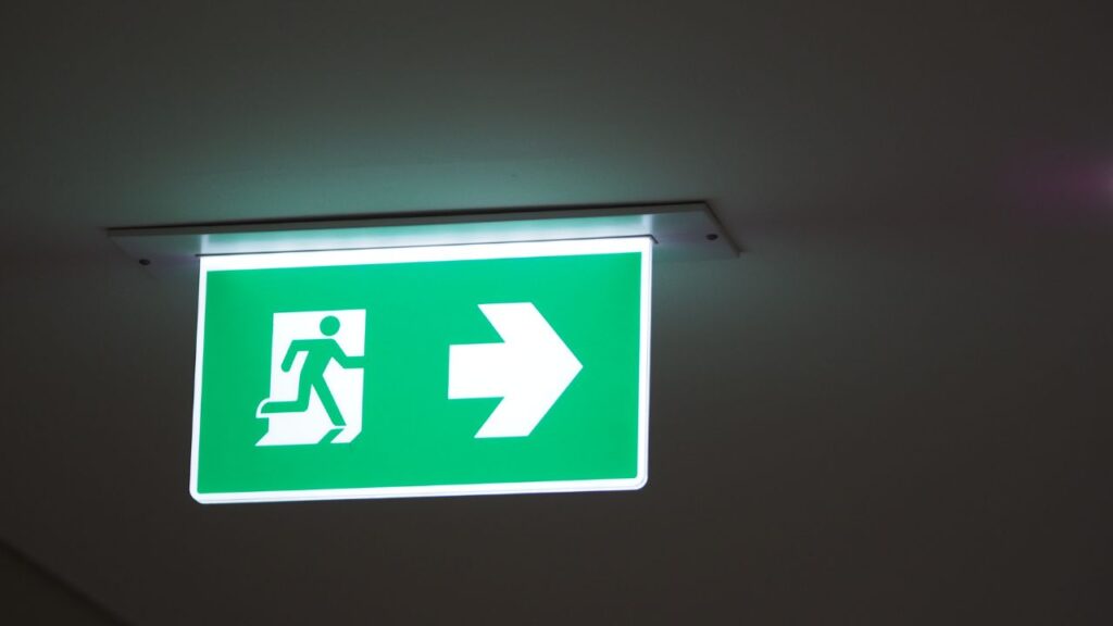 Obrazek przedstawia znak ucieczki