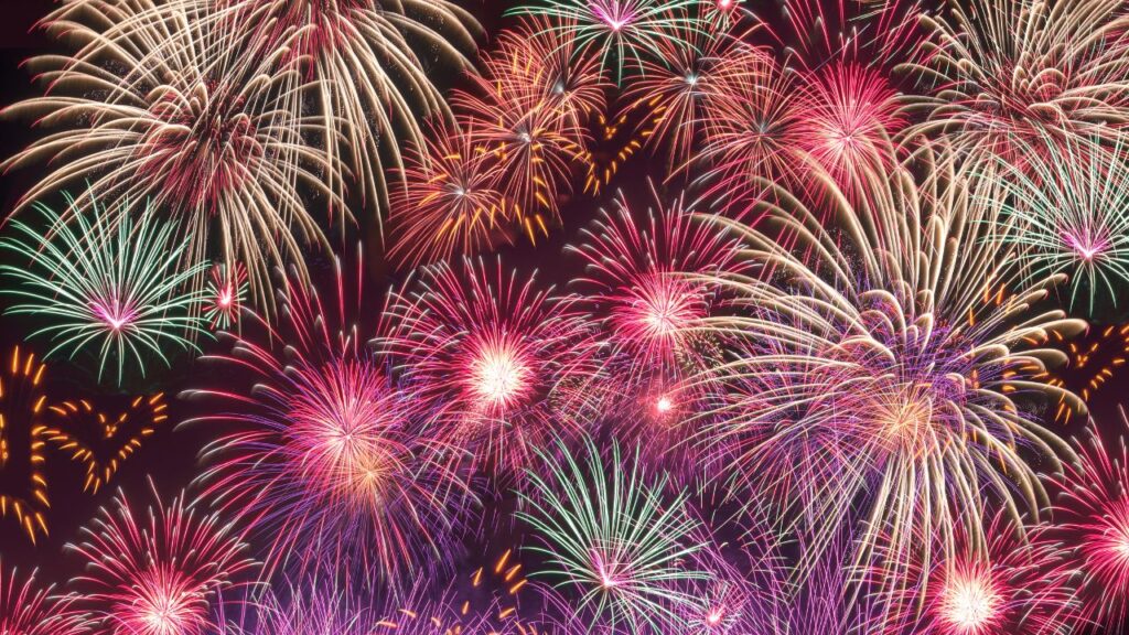 Na obrazeku widać fajerwerki