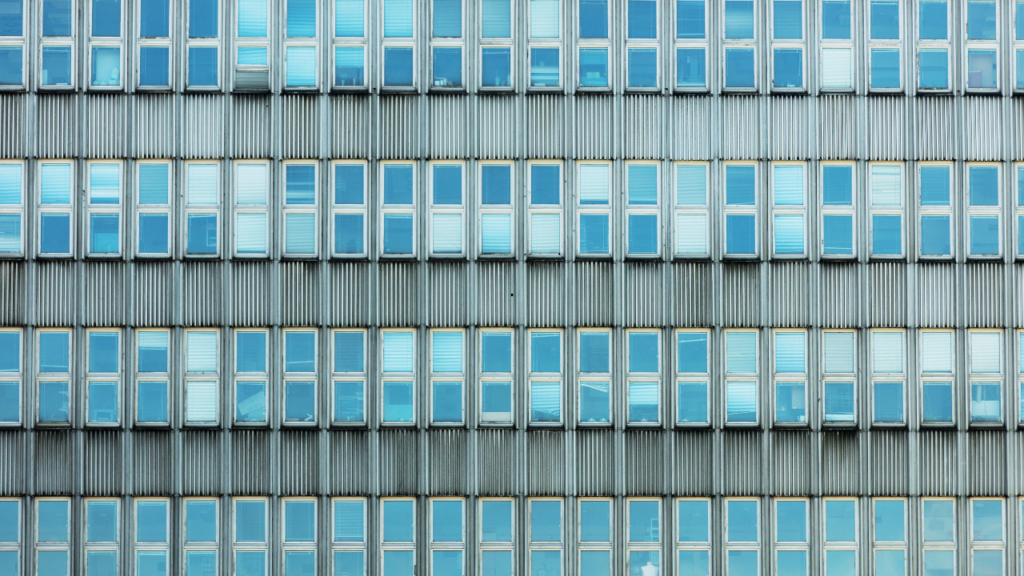 Polski kontekst - PRL, transformacja i pragmatyzm